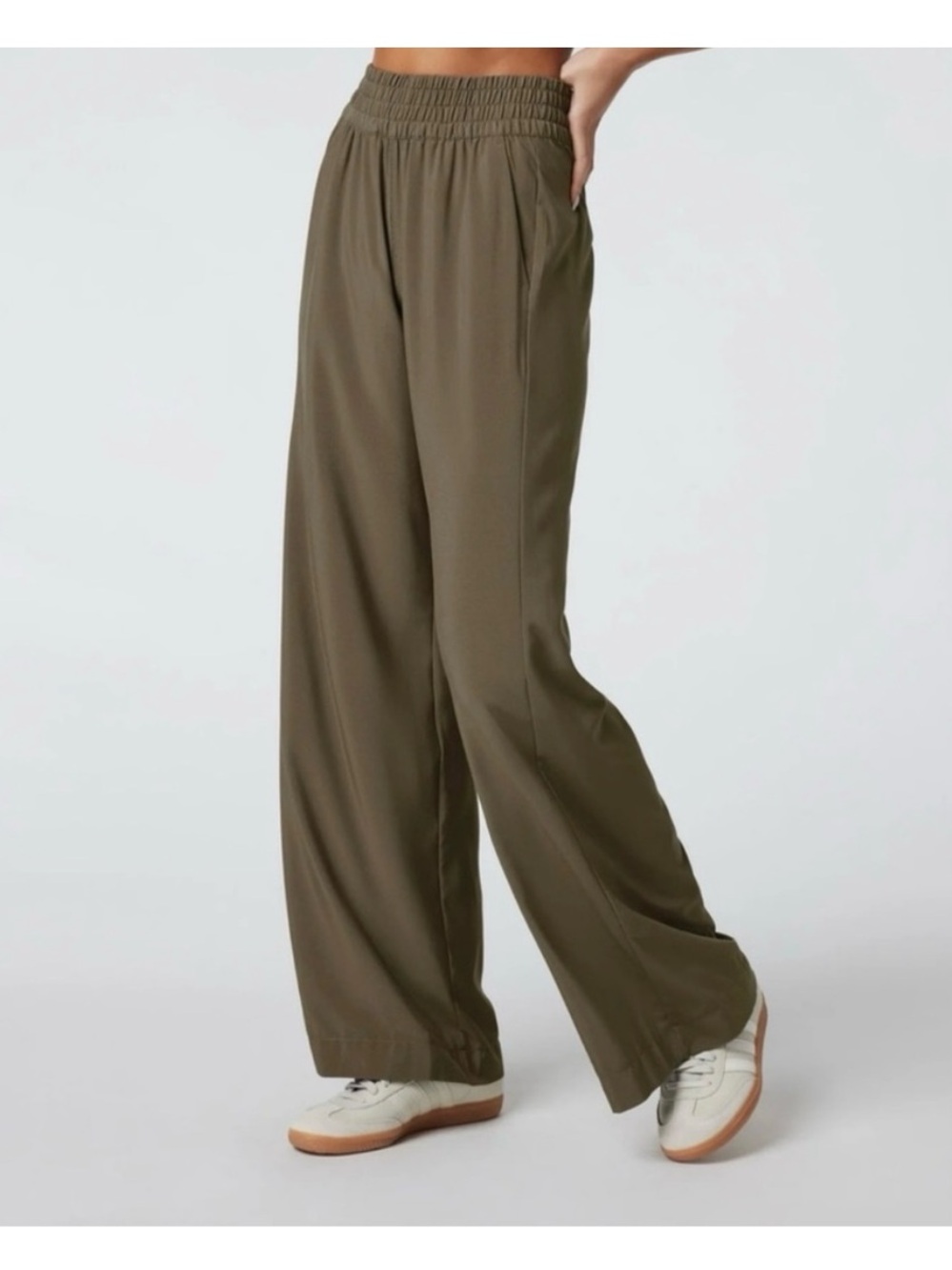 Vuori Villa Olive Wide-Leg pants sz S reg